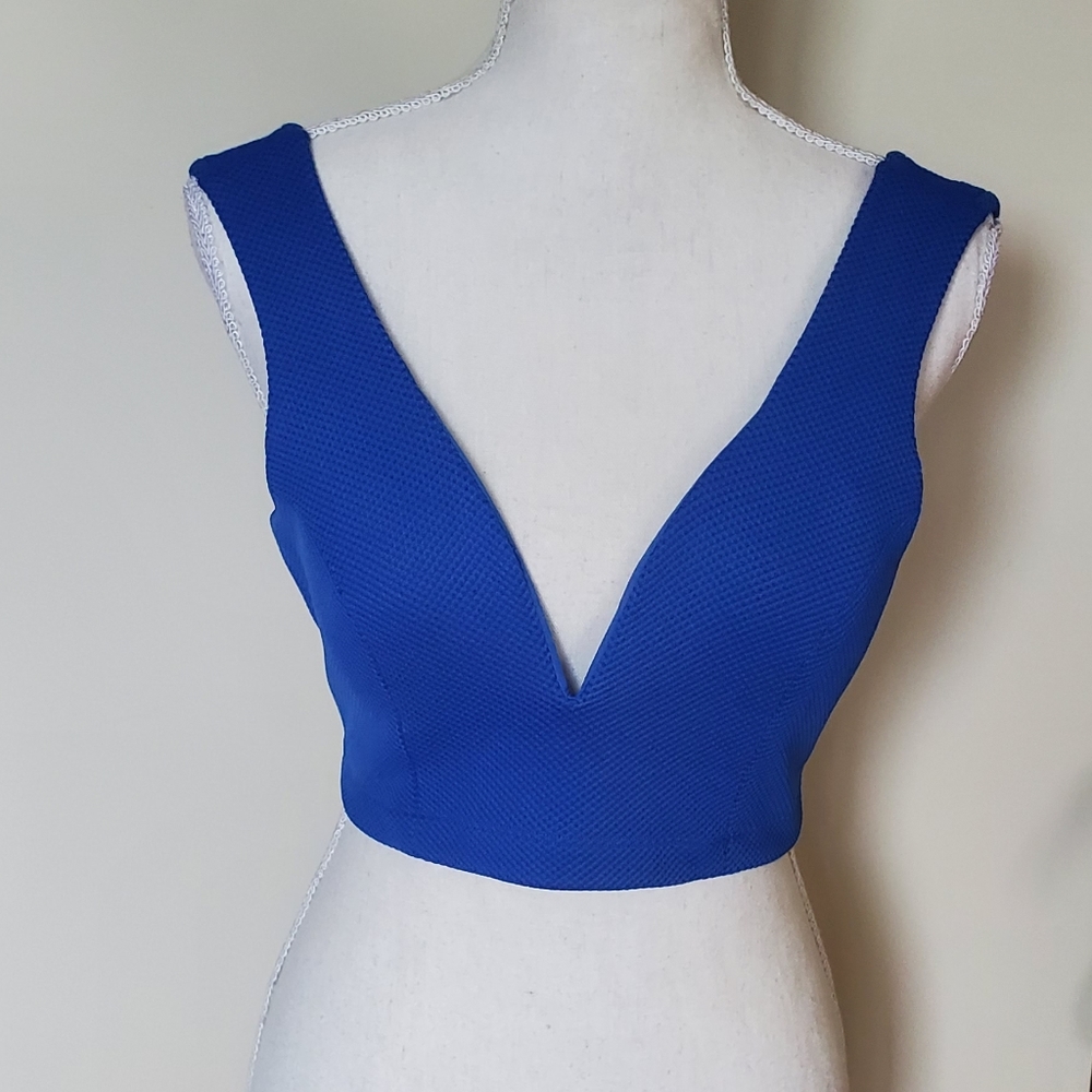 Cropped V neck top - Picture 3 of 6